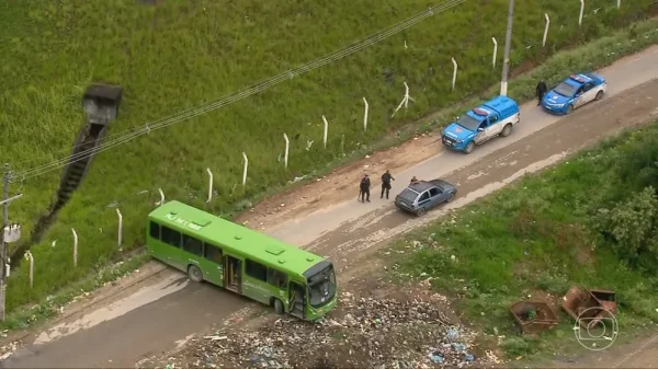 50 ônibus foram sequestrados no Rio, diz sindicato