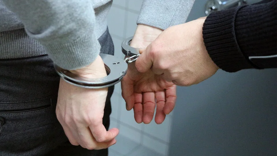 Atirador que matou 1 perto de Paris volta a ser preso