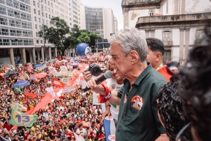 Atos pró-Lula no Rio ocupam Centro, Madureira e Copacabana