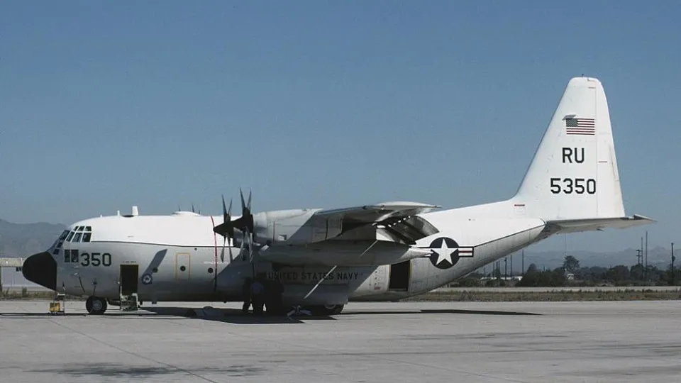 Avião militar dos EUA pousa no Galeão e gera dúvidas