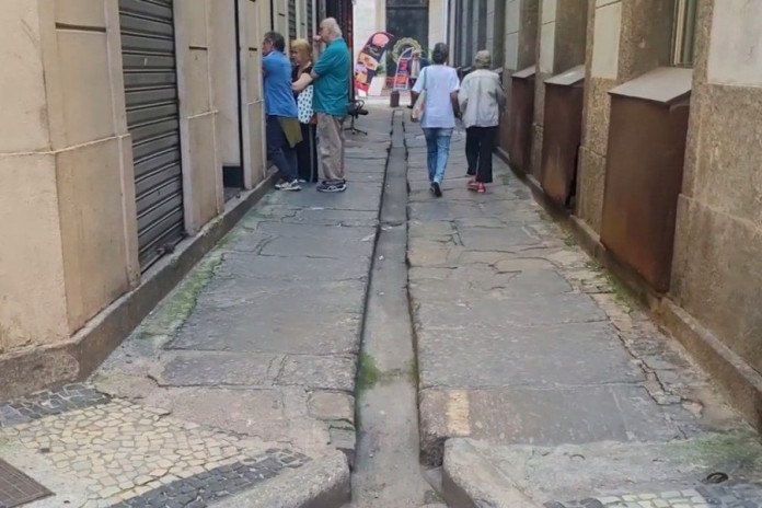 Beco das Cancelas preserva história no Rio e já teve café famoso