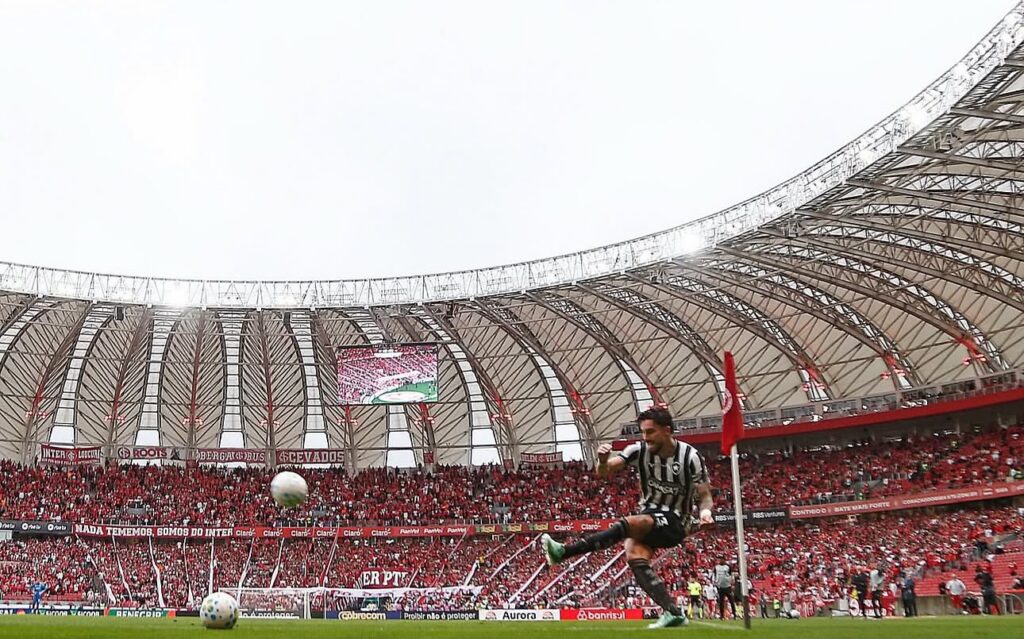 Botafogo perde para o Inter por 3 a 0 e segue ameaçado