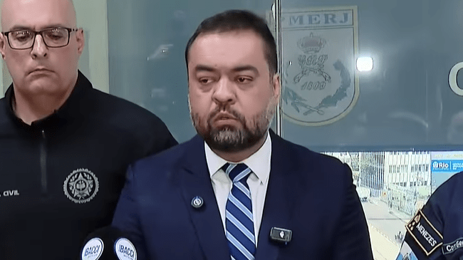 Castro teve viagens pagas por advogado ligado a Flávio, diz PF