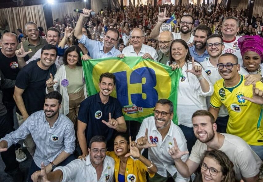 Eduardo Paes e Alckmin fazem ato em Bangu por votos de Lula