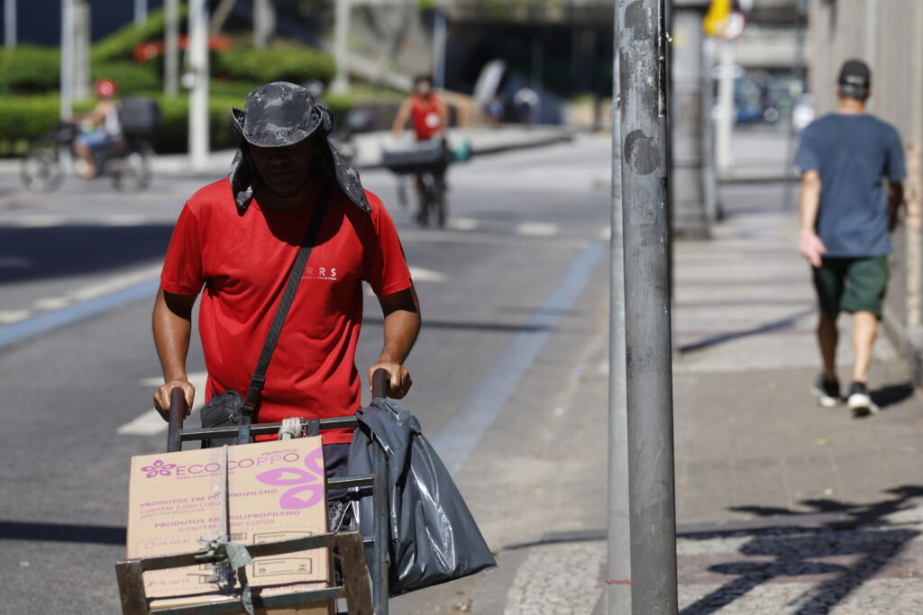 Fim da escala 6×1 pode atingir 2,6 milhões no RJ