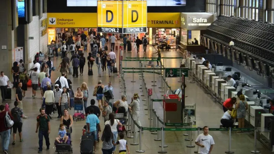 Finados deve levar 2 milhões de passageiros a aeroportos do país