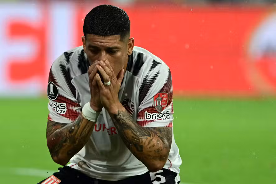 Flamengo cobra punição ao Estudiantes por caso Marcos Rojo