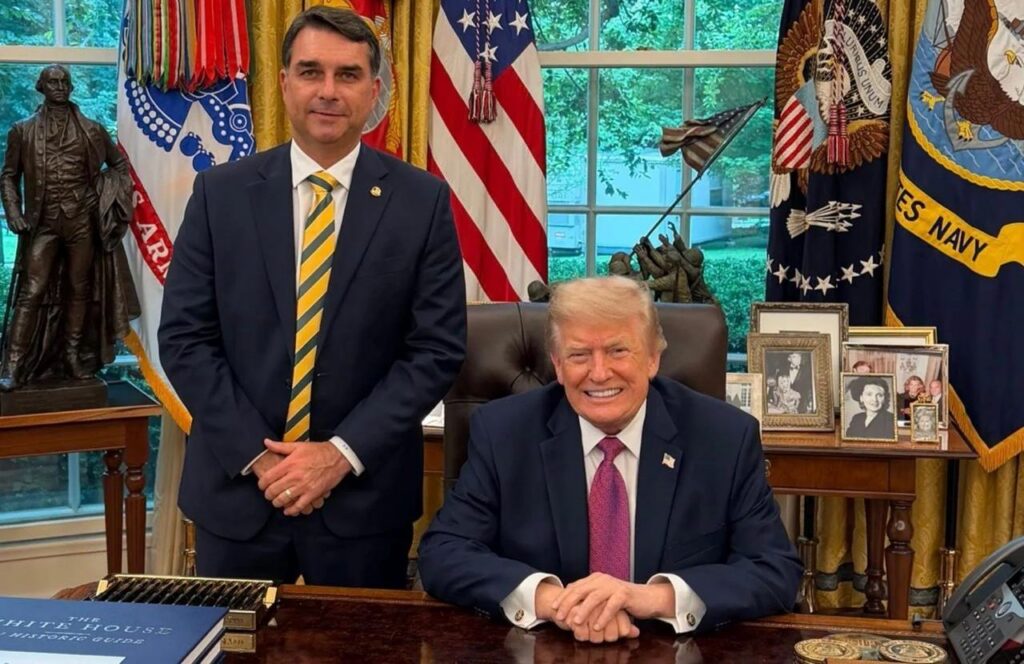 Flávio Bolsonaro terá visto para entrar nos Estados Unidos