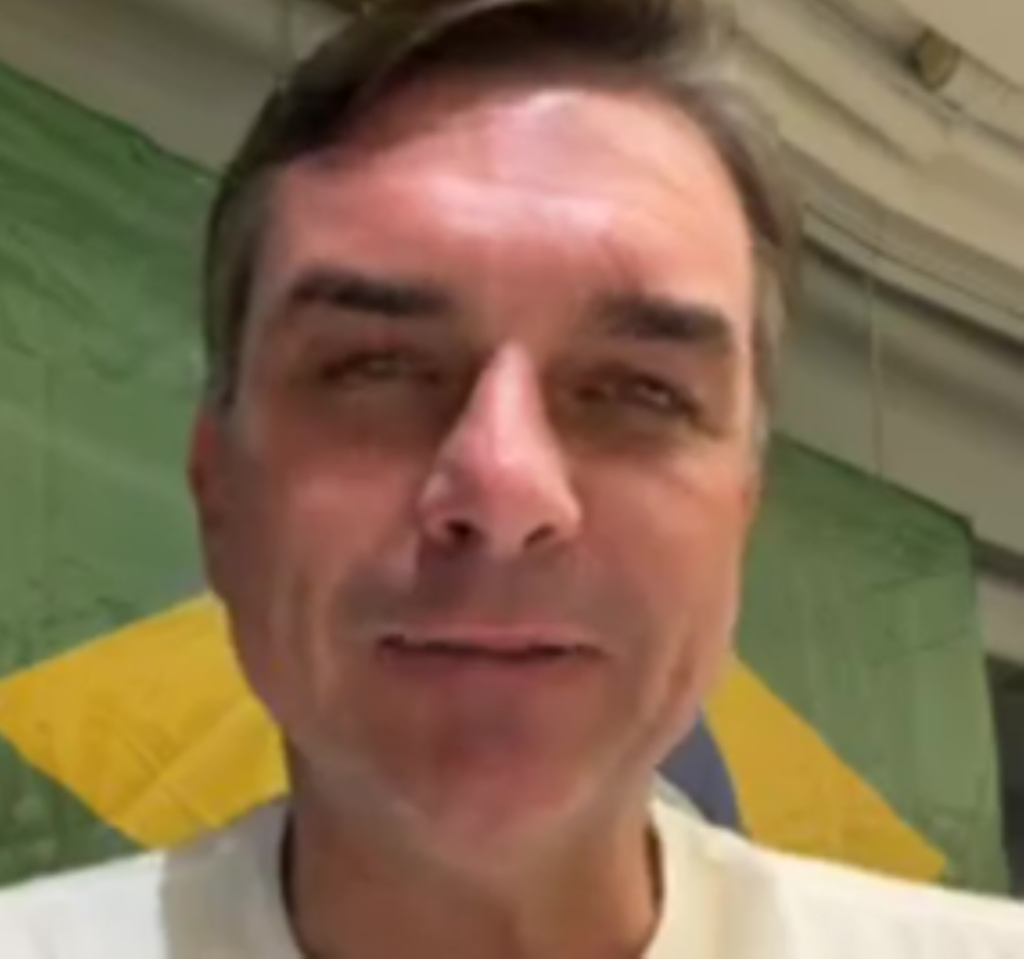 Flávio recua sobre anulação e pede cassação da chapa de Lula