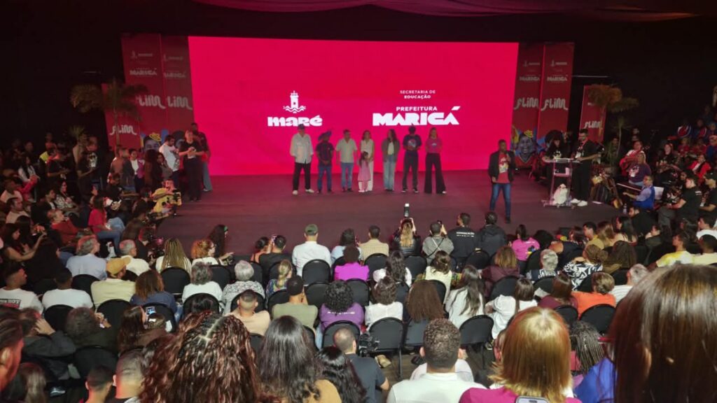 Flim em Maricá começa com homenagem a Marilena Chauí