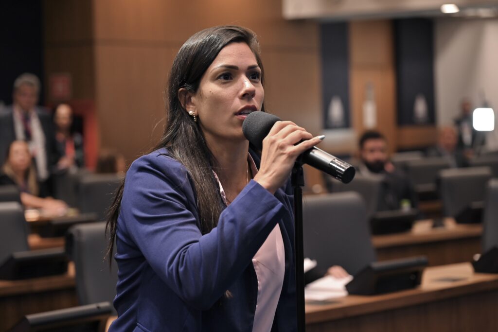 Índia Armelau nega preconceito após repercussão de publicações