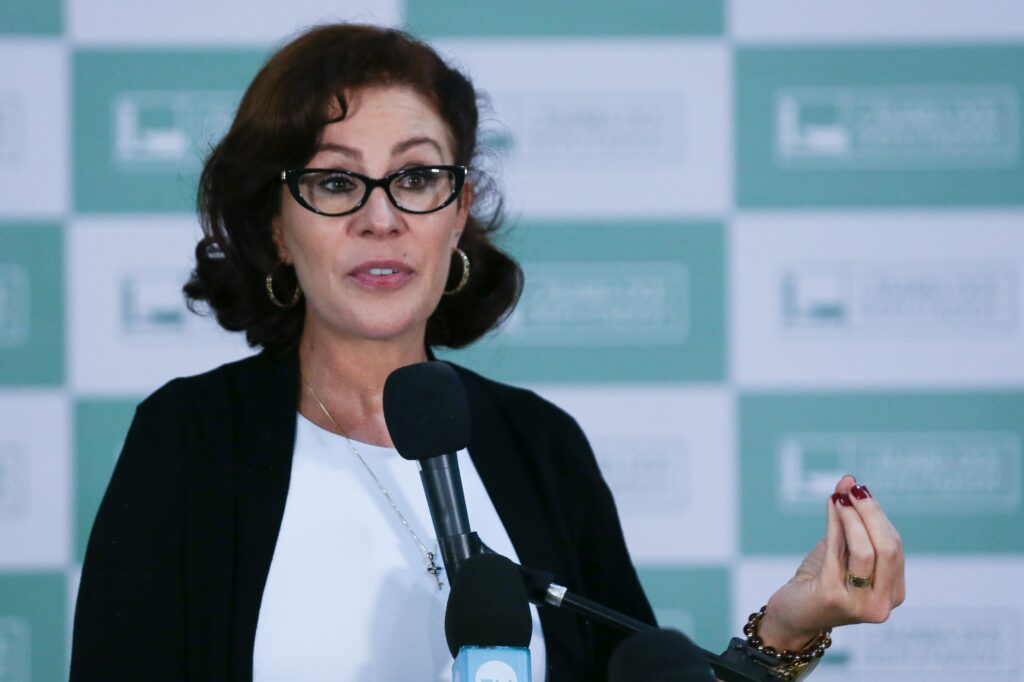 Justiça italiana adia extradição de Carla Zambelli para novembro