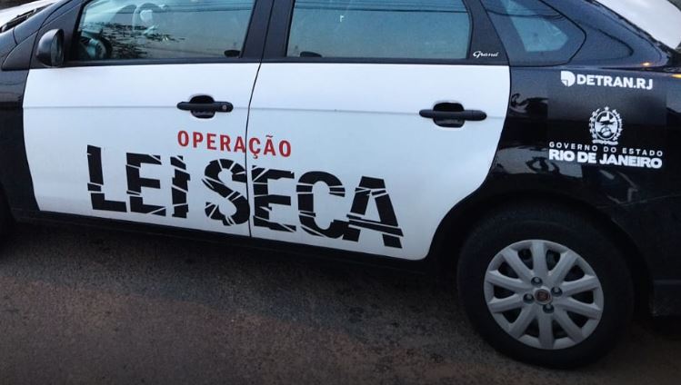 Lei Seca aplica mais de 1,5 mil multas no fim de semana no Rio