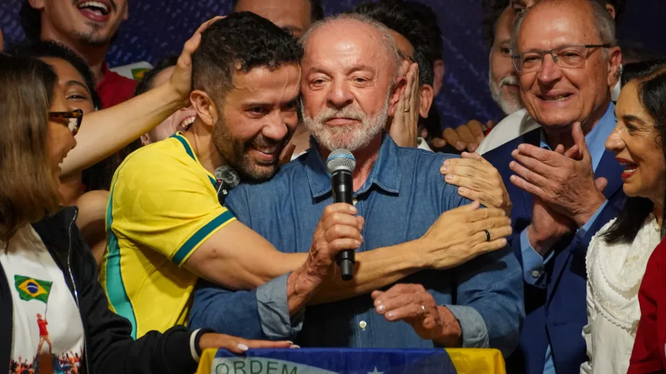 Live da vitória de Lula e Janones deve começar às 19h