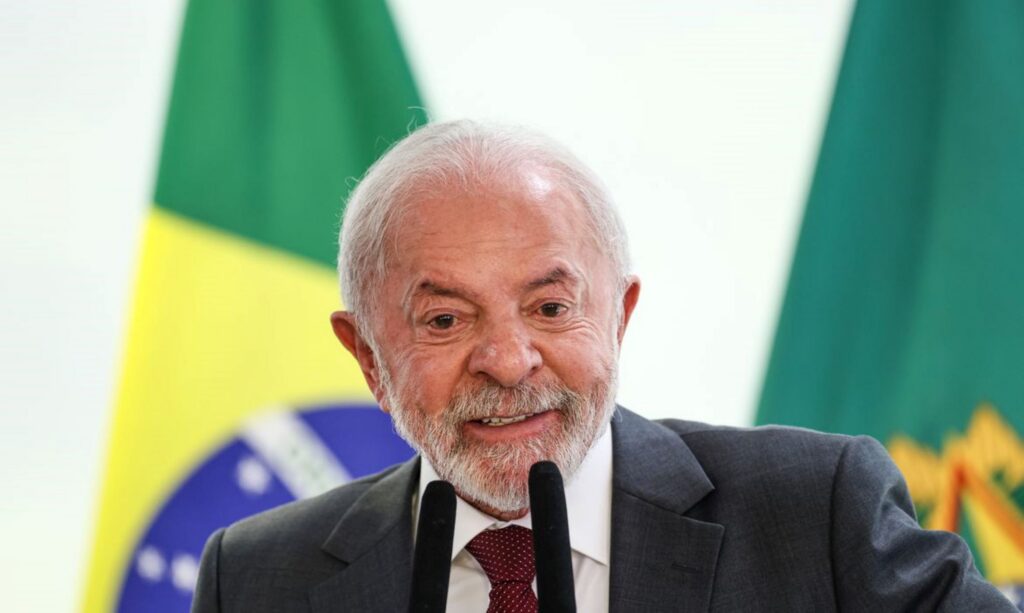 Lula amplia força nas grandes cidades e vence em mais capitais