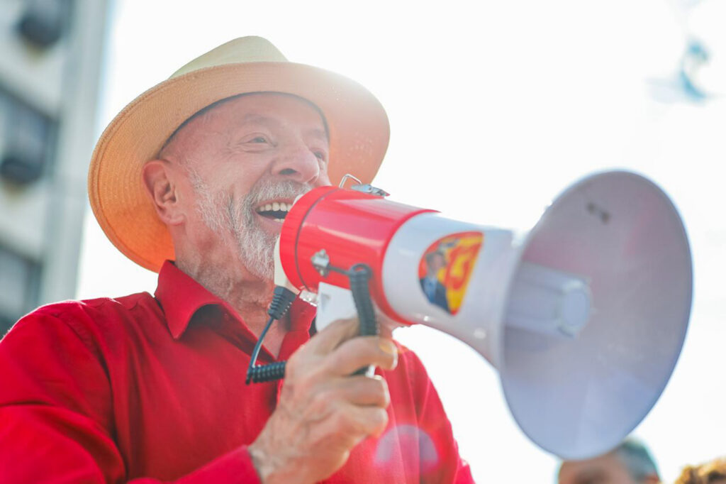 Lula amplia votação na Baixada Fluminense, mas Flávio vence todas