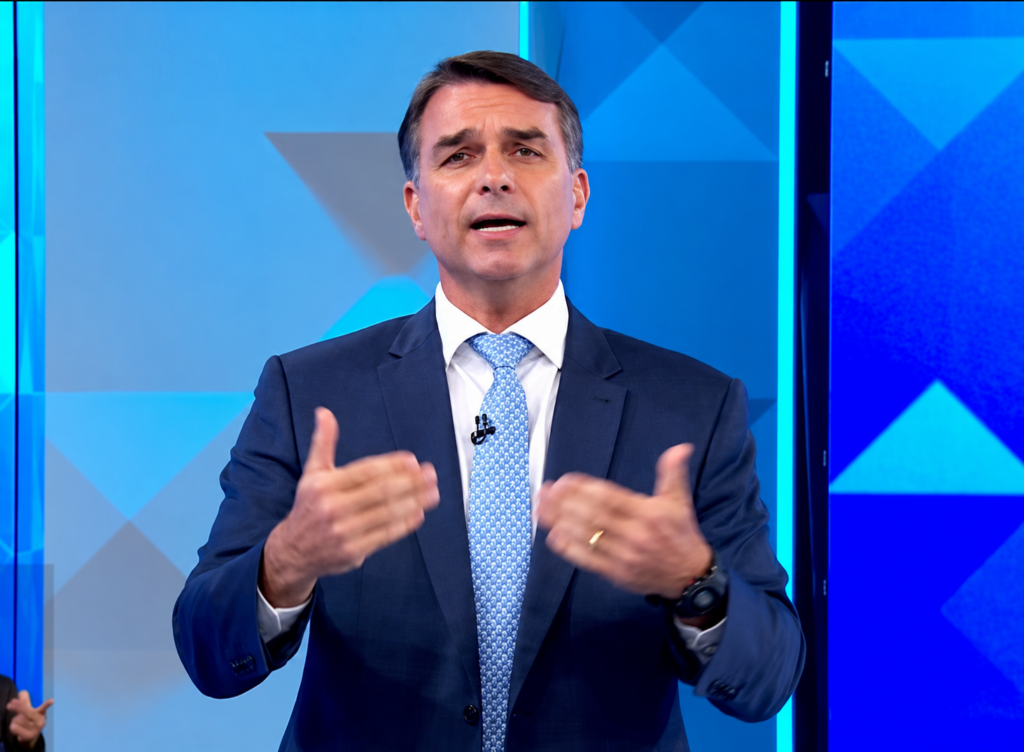 Lula e Flávio Bolsonaro trocam acusações sobre Vorcaro e Angra