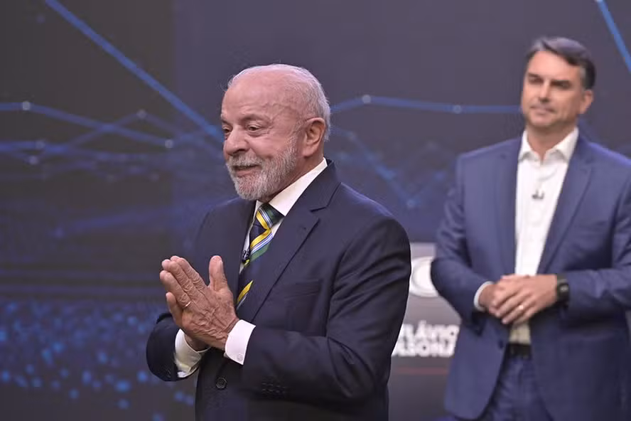 Lula prepara estratégia para debate da Globo contra Flávio Bolsonaro