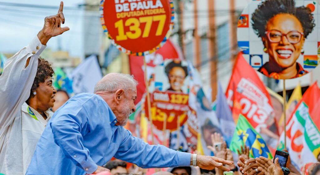 Lula vira em zonas de São Gonçalo e faz 48% na cidade