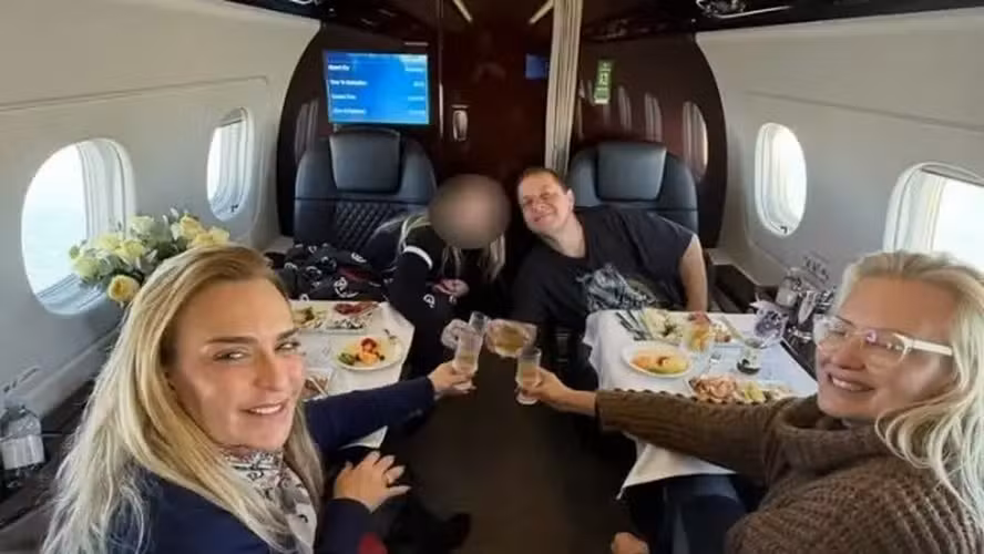 Lulinha aparece em fotos com lobista em viagens e jatinho de US$ 20 milhões