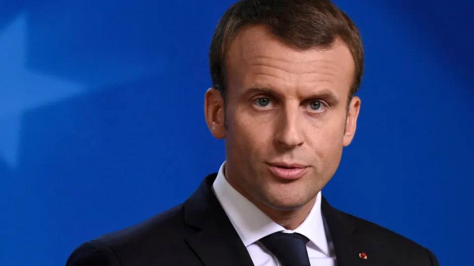 Macron proíbe protestos ilegítimos na França após onda de violência