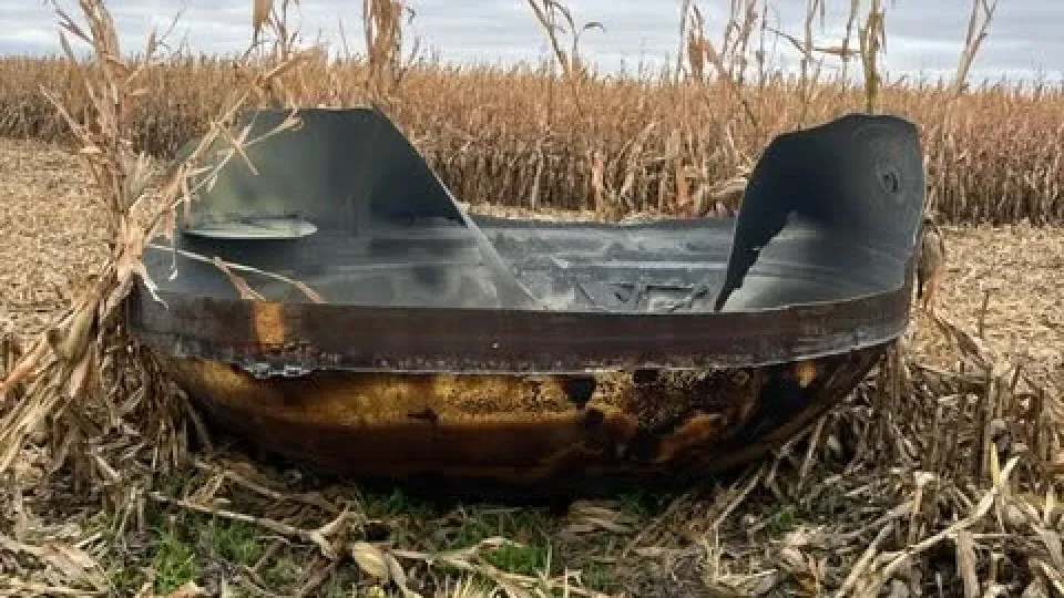 Objeto espacial cai em campo de milho no Minnesota