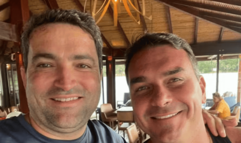 PF investiga avião ligado a Willer Tomaz em saída de Flávio Bolsonaro