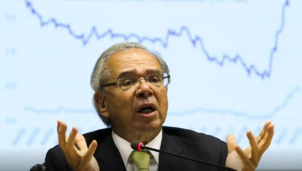 PF investiga Paulo Guedes por suspeita contra sistema financeiro