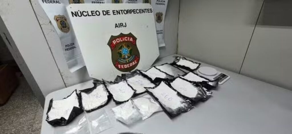 Polícia Federal prende mulher com cocaína no Galeão antes de voo a Roma