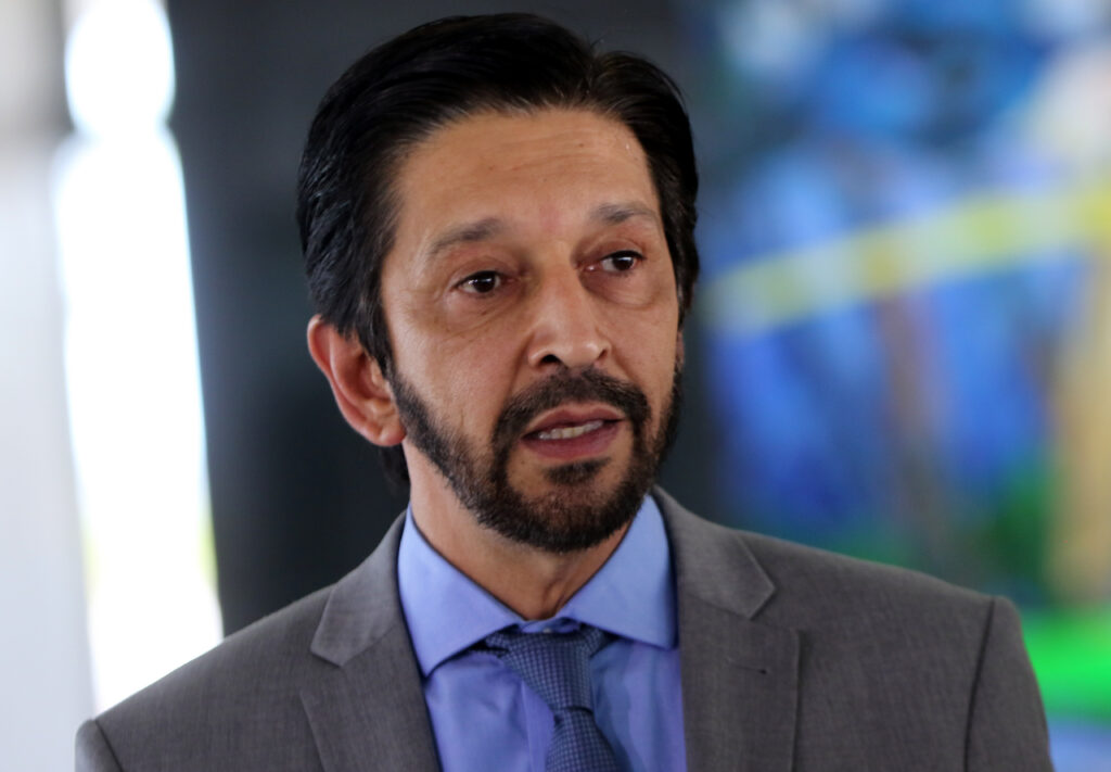 Ricardo Nunes reconhece vitória de Lula e rebate carta de Flávio