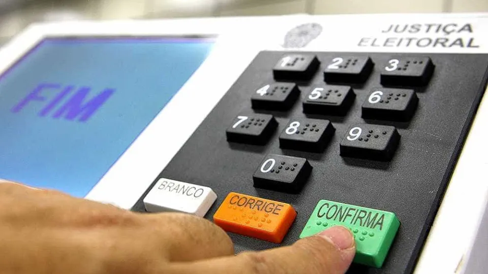 Segundo turno de 2022 teve mais votos após 17h que 2026