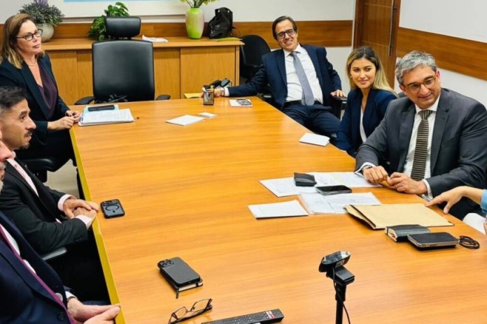 Transição de governo no RJ começa com Douglas Ruas e Ricardo Couto