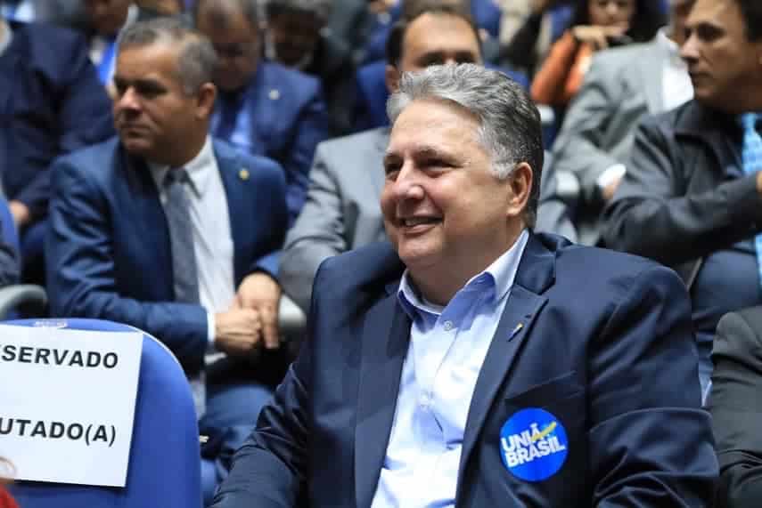 TRE-RJ impede Garotinho de votar no segundo turno