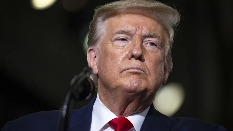 Trump diz que não vai se envolver sobre fala de Flávio Bolsonaro