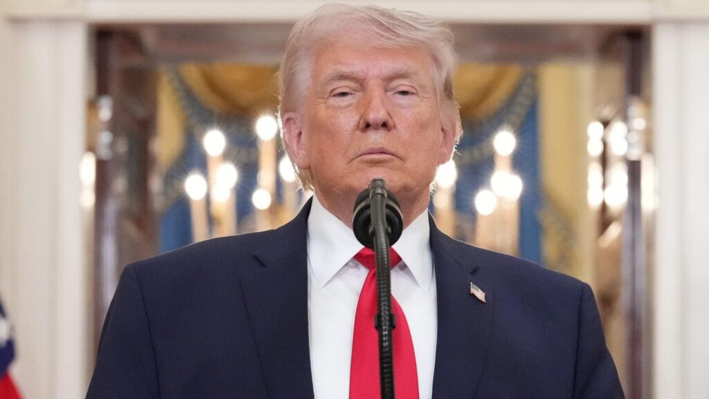Trump pede ação para barrar certificação eleitoral no Alasca